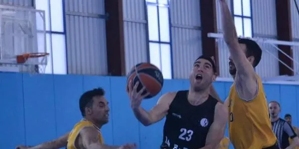 El Torredembarra BC busca fer un pas més cap a Segona a la pista del filial del Vendrell