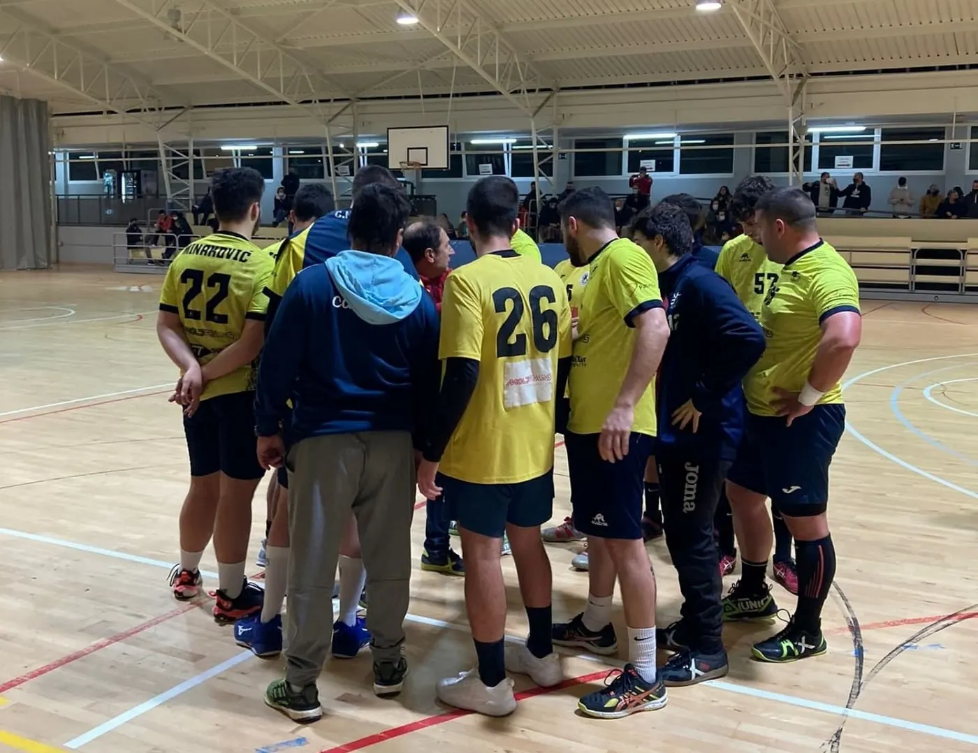 El Club Handbol Cambrils encaixa la primera derrota de la temporada davant el Laietà