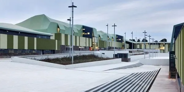 En llibertat amb càrrecs la cuinera de la presó de Mas d’Enric, que introduïa drogues al centre penitenciari