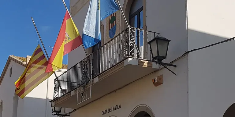 L'Ajuntament de Pineda s'ha adherit a la jornada de dol per les víctimes de les inundacions