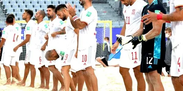 La Selecció Espanyola es juga aquest dilluns davant els Emirats Àrabs l’accés als 1/4 de final de la Copa del Món de Futbol Platja