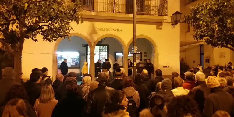 Concentració a Pineda coincidint amb l'inici del judici del 'Procés'