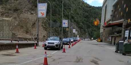 Els vehicles lleugers que entren a Andorra des de Catalunya ja poden passar per davant del centre comercial a la CG1