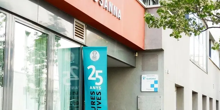 Llum verda als 53 habitatges dotacionals de la Fundació Santa Susanna al carrer Raval Canyelles
