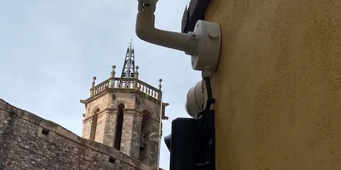 El centre històric de Caldes incorpora un sistema de càmeres de vídeovigilància per regular l’accés dels vehicles