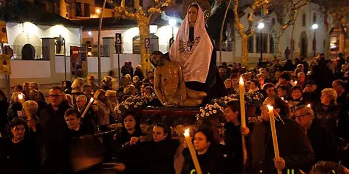 Més de 400 persones surten per a la processó de Divendres Sant
