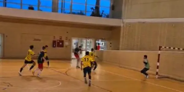 El Catllar desaprofita una renda de tres gols i cedeix els primers punts del curs davant el Futsalpax (4-4)