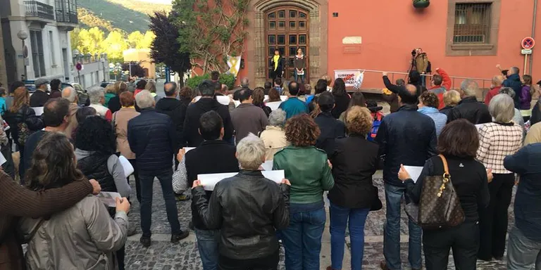Concentració a la Seu per denunciar que Sànchez i Cuixart porten set mesos en presó preventiva