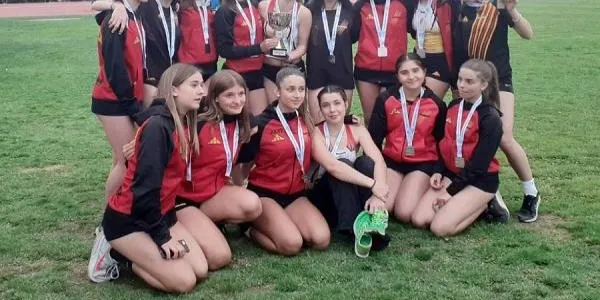 Les altafullenques Aral Alonso i Mar Vendrell, subcampiones de Catalunya Sub16 amb l’AA Catalunya