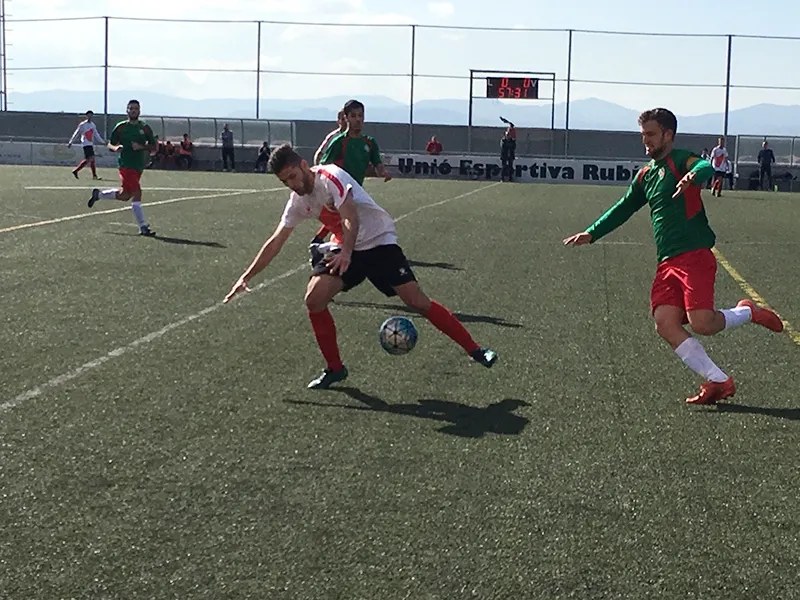 Charly Lumbreras en un moment del partit davant del Sant Quirze