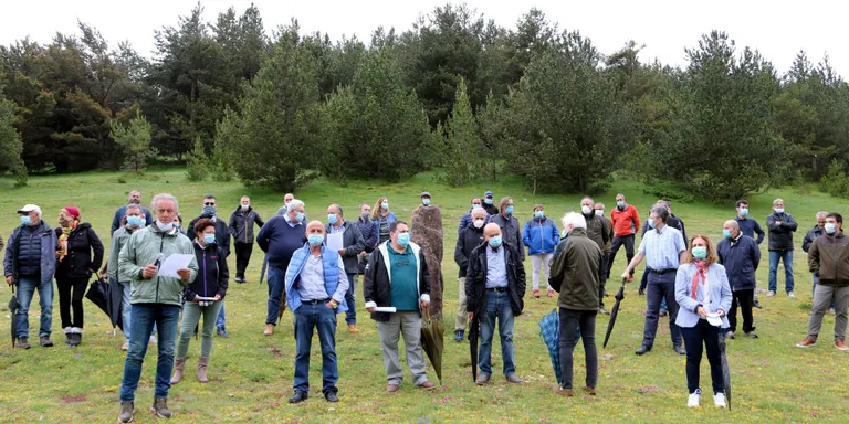 Alcaldes del Pirineu i associacions de tot Catalunya reclamen des del Port del Cantó l'ajornament de l'Agència de la Natura