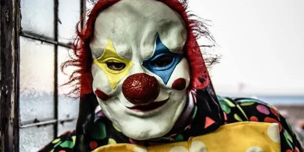 La castanyada i el Halloween conviuen per Tots Sants a Altafulla
