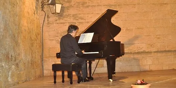 La soprano Veronica Granatiero i el guitarrista Luciano Pompilio tanquen el 30è Festival Internacional de Música d’Altafulla aquest dissabte