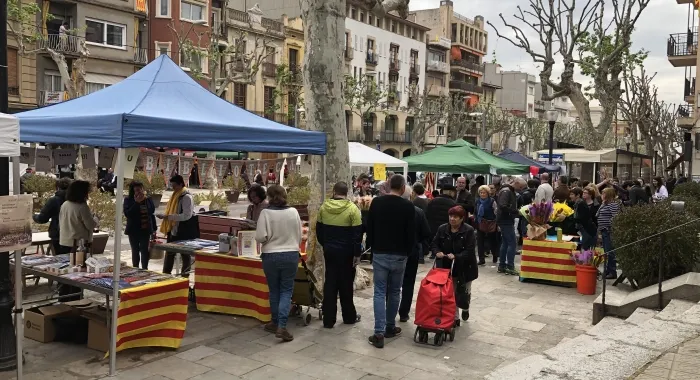 Arenys surt al carrer per Sant Jordi