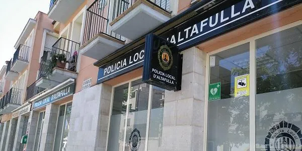 Detenen un jove per agredir i amenaçar la seva mare a Altafulla