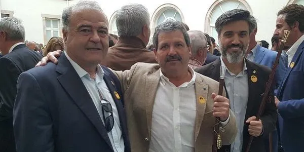 Alcaldes del Baix Gaià es desplacen al Parlament per donar suport a les institucions catalanes i al president de la Generalitat