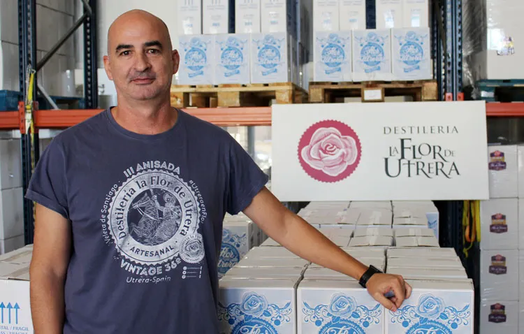 COPE Utrera (98.1 FM) visita las instalaciones de 'Anís Flor de Utrera'
