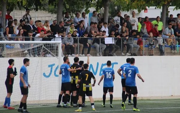 El CE Altafulla visita a La Riera en un derbi d'urgències