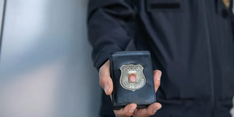 Els Mossos detenen tres homes a Salou que havien comès un robatori a Cambrils