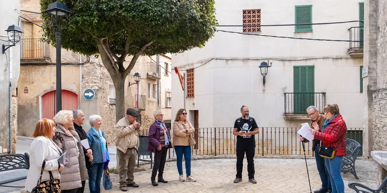 L’Associació Literària de Constantí celebra un Passacarrer Literari per commemorar el Dia Mundial de la Poesia