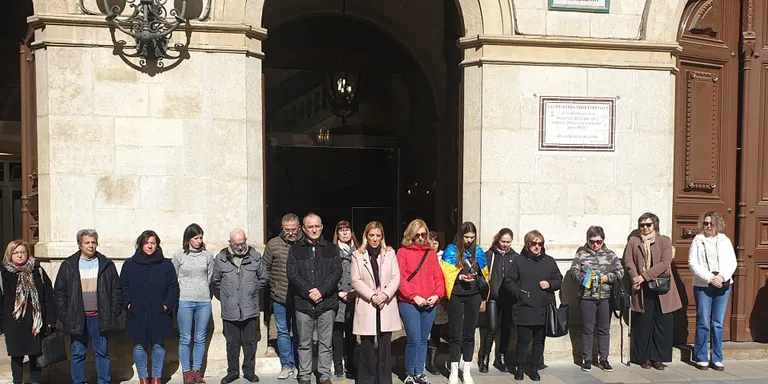 Concentració a la plaça del Blat en rebuig a la guerra a Ucraïna