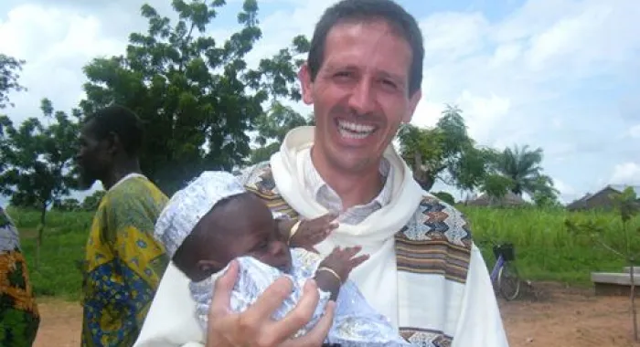 Mossèn Joan Soler, molt conegut a Pineda, fa una xerrada a Arenys de Munt sobre la missió a Togo