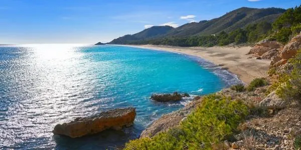 La platja del Torn de l'Hospitalet de l'Infant es manté com l'espai nudista amb més usuaris de l'Estat espanyol