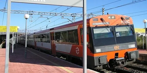 El Parlament insta el Govern a garantir les freqüències de trens actuals entre Tarragona, Altafulla, Torredembarra i Sant Vicenç