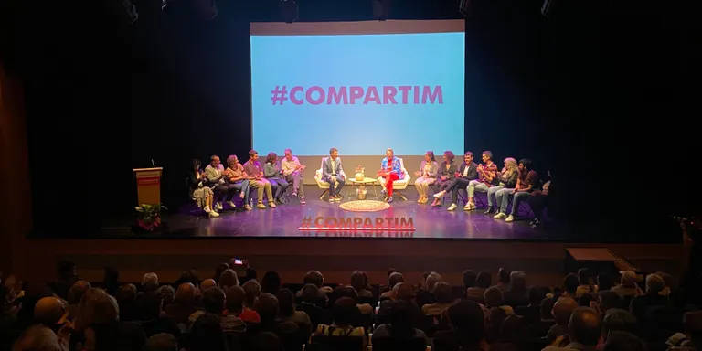 Compartim s'exhibeix en la presentació del seu projecte