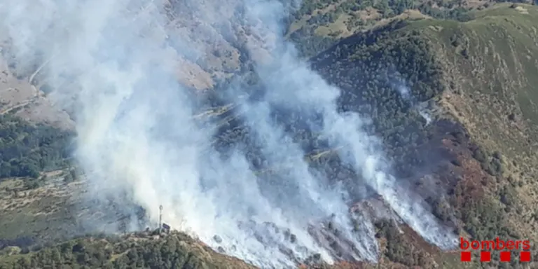 Extingit l'incendi forestal entre Esterri i la Guingueta d'Àneu que ha cremat gairebé 12 hectàrees