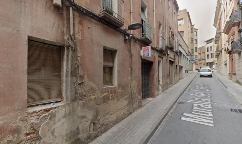 S’enfonsa una habitació d’un edifici de la Muralla del Castell