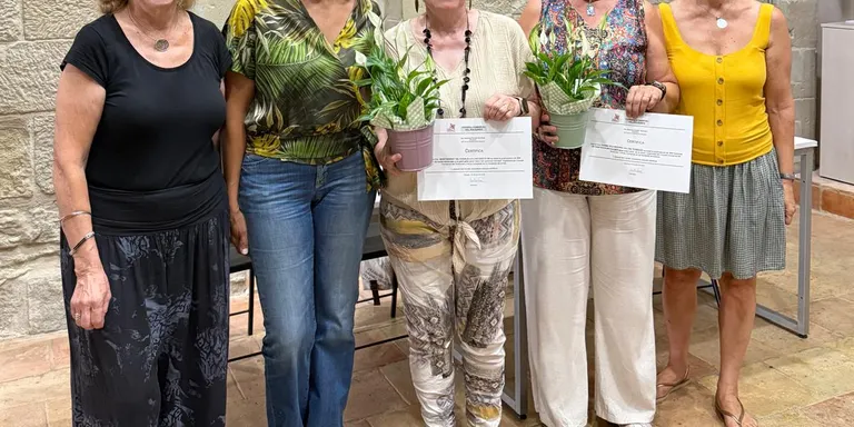 Montse Gil i Carme Vila guanyen el 14è Concurs de Relats de la Gent Gran del Solsonès