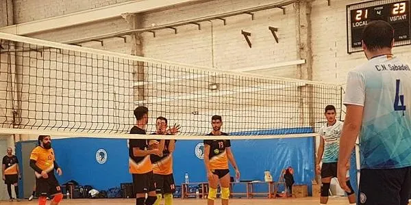 El CV Torredembarra escala a la 4a plaça amb una gran victòria davant el CV Barberà (1-3)