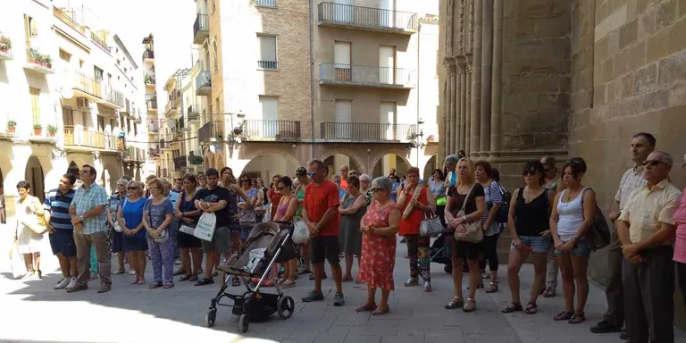 Agramunt s'uneix al minut de silenci en record de les víctimes dels atemptats a Barcelona