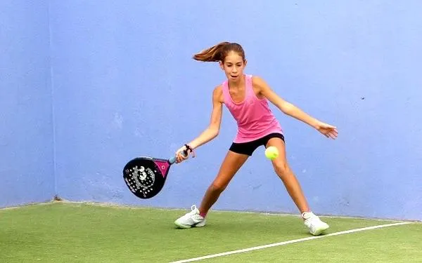 L’altafullenca Anna Ortiz es proclama subcampiona al Campionat d’Espanya de Pàdel en categoria benjamí femenina