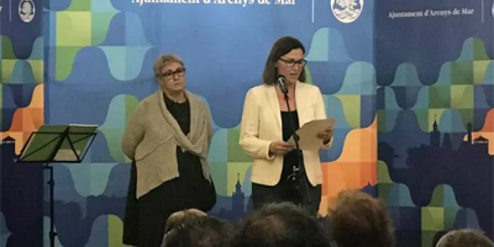 La Sala de Plens s’omple d’arenyencs en l'acte institucional del Dia Internacional de la Dona