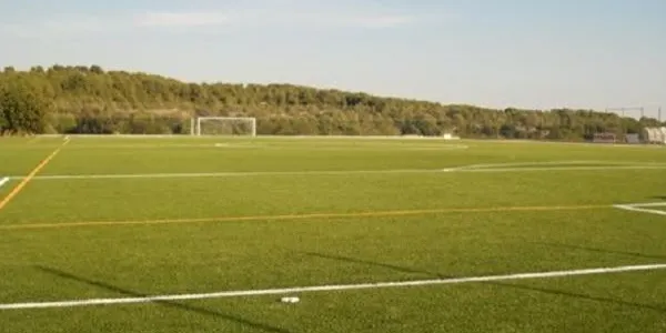El Catllar perd la fortalesa a casa i cau golejat davant l’Europa ‘B’ (0-4)