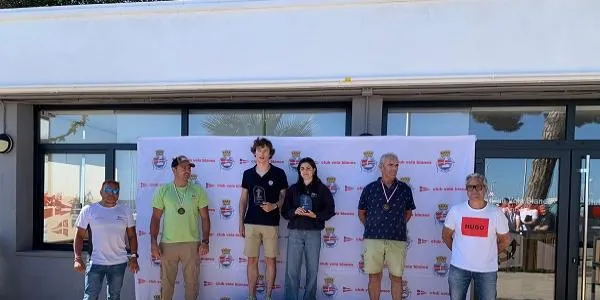 Ares Comas es proclama campiona de la branca femenina en la modalitat de raceboard del Trofeu Primavera N2 del CV Blanes