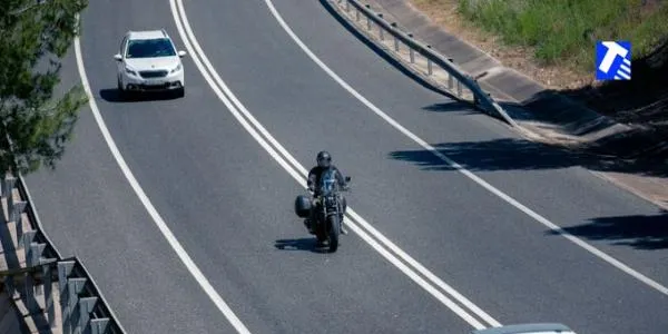 Les policies locals i el Servei Català de Trànsit consciencien sobre l’ús segur de les motos