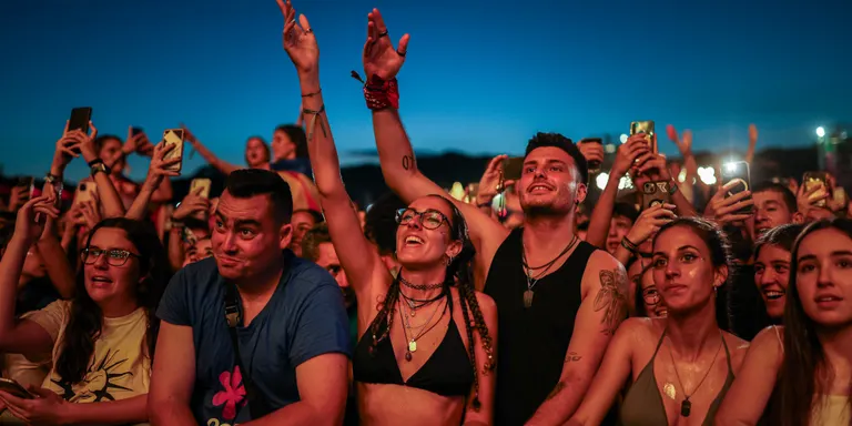 Els Catarres, Suu, Gossos, Lildami, 31Fam o Doctor Prats formaran la Banda CanetRock