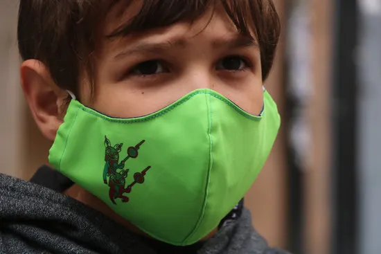 La mascareta torna a ser obligatòria a tots els centres sanitaris de Catalunya