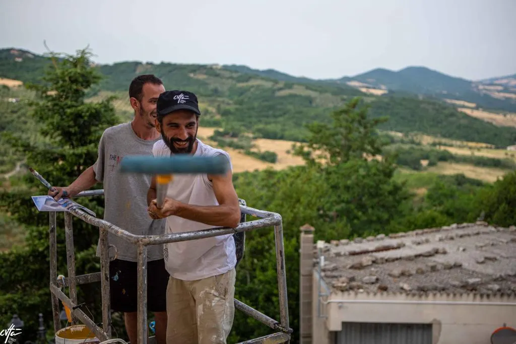 Víctor Garcia i Cristian Blanxer guanyen el primer Concurs d’Art Mural del Barri de l’Estació