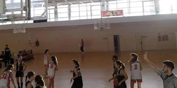 El Cadet femení del BBG inaugura la segona fase a la pista del Carme Bàsquet