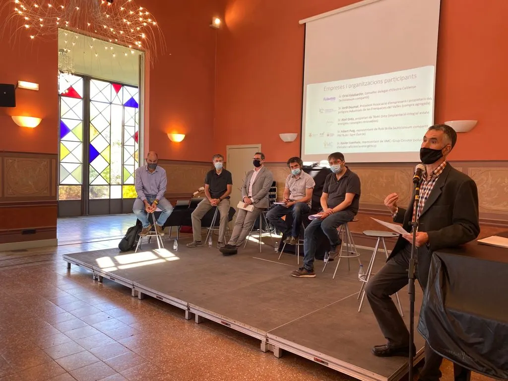 Unes 50 empreses i professionals de l’eix de la Riera de Caldes comparteixen experiències sobre transició energètica als polígons industrials