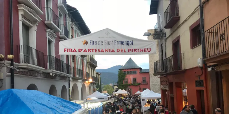 Prop de 45.000 degustacions de formatges artesans del Pirineu i altres productes agroalimentaris durant la Fira de Sant Ermengol