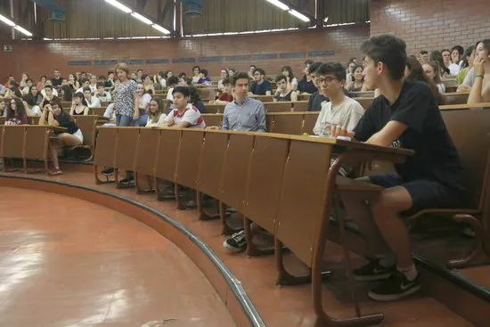 Oberta la convocatòria de beques de l'Ajuntament de Pineda per estudis superiors