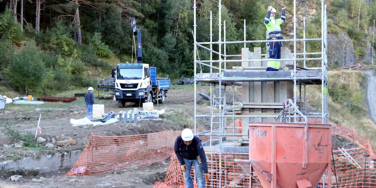 Espot, a punt per començar la instal·lació del nou telecadira que dóna accés a les pistes