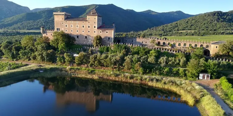 L’edRa mostra la seva feina a través d'una instal·lació de muntatges interactius al Celler