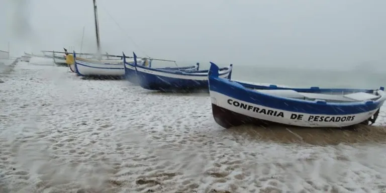 Neu al Montnegre, pluja i temporal marítim