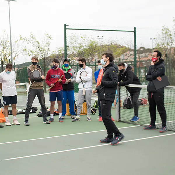 La Federació Catalana de Tennis promou cursos de formació tècnica